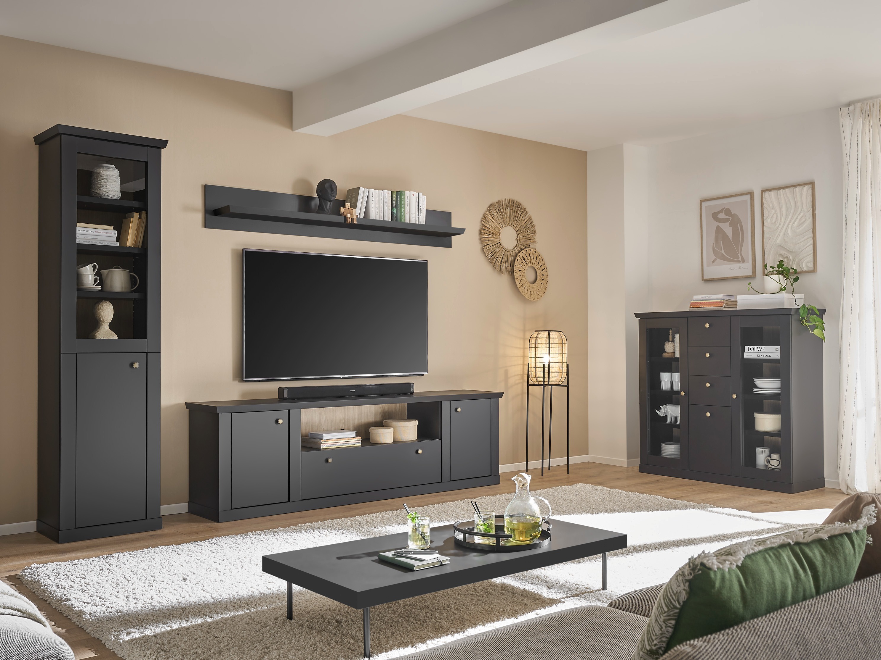 Coleção de mobiliário Lirsero