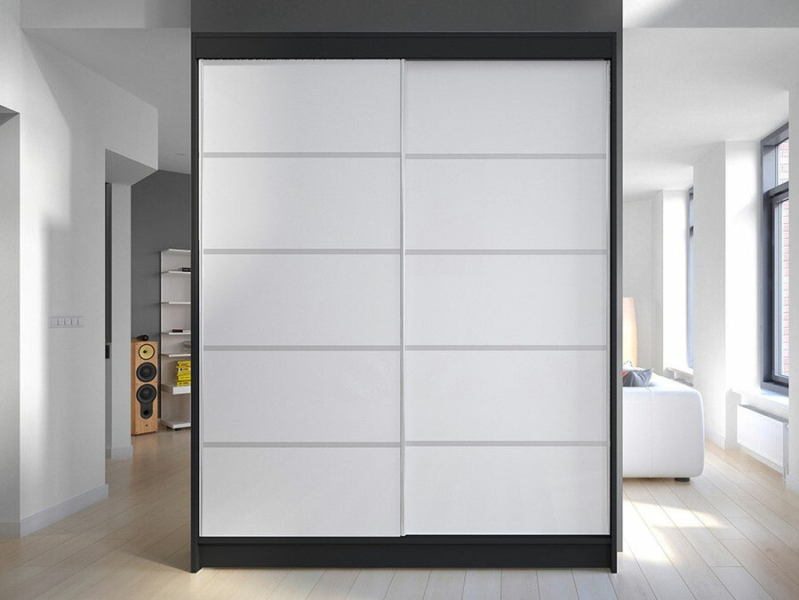 Roupeiro Closico Vastor IV (Preto + Branco)