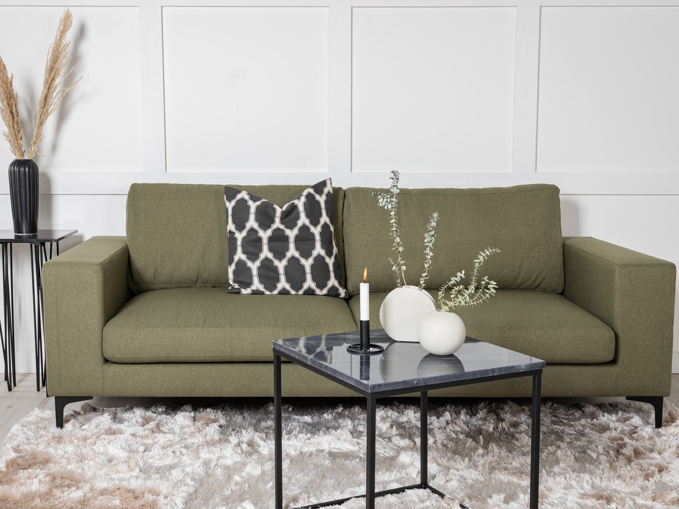 Sofá Dallas 2910 (Verde empoeirado + Preto)