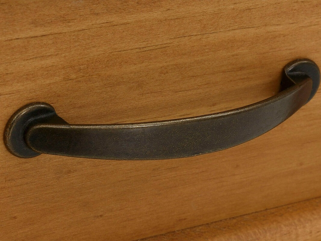 Cómoda Tolelio 100 (Pinheiro)