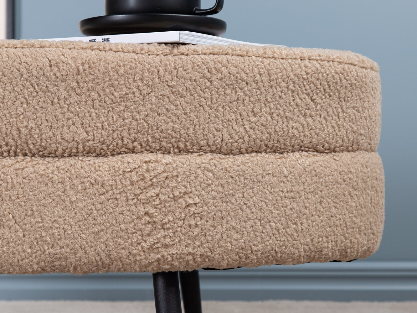 Banco estofado Dallas 2920 (Bege + Preto)