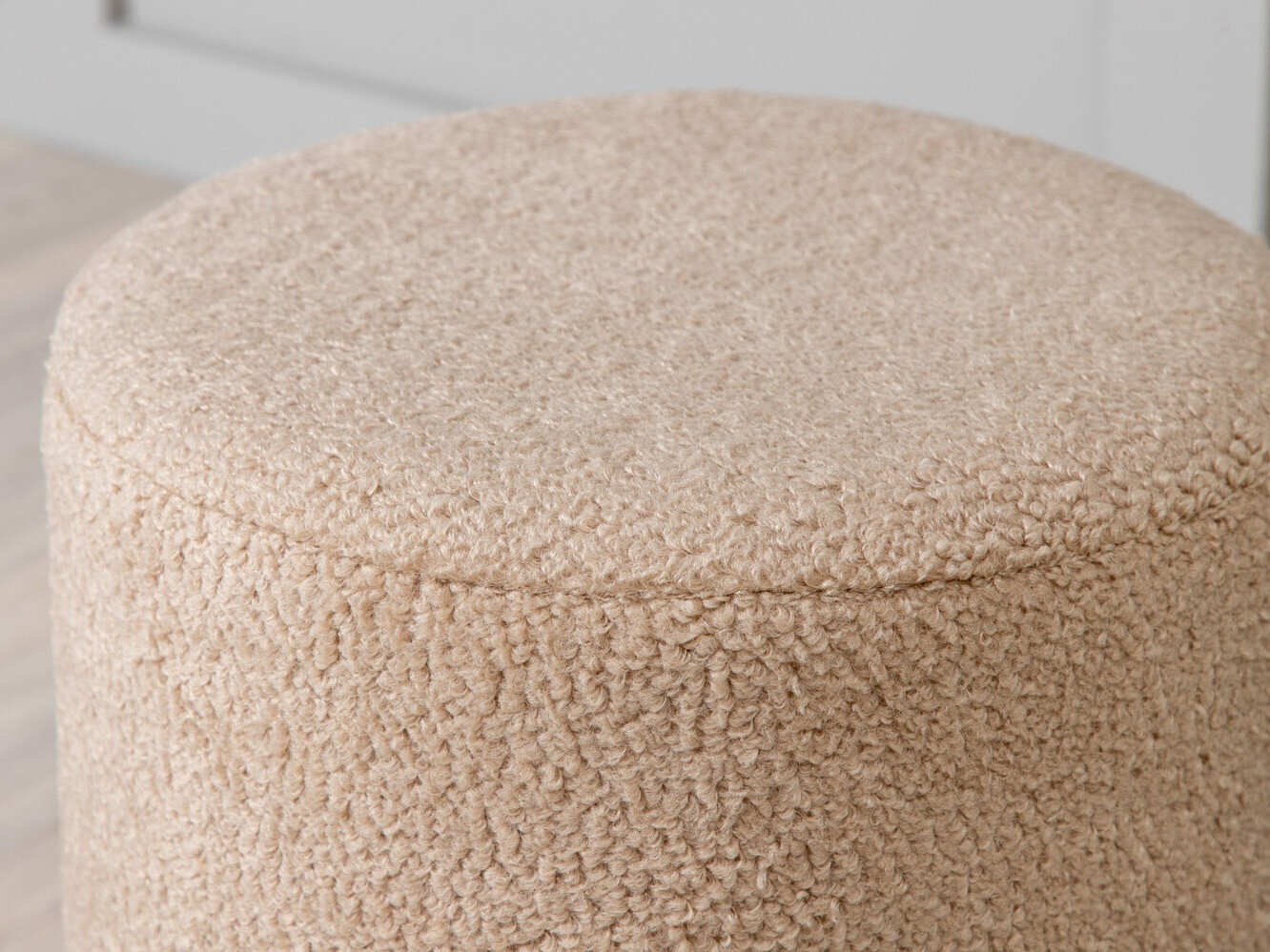 Pufe Dallas 2936 (Bege + Preto brilhante)