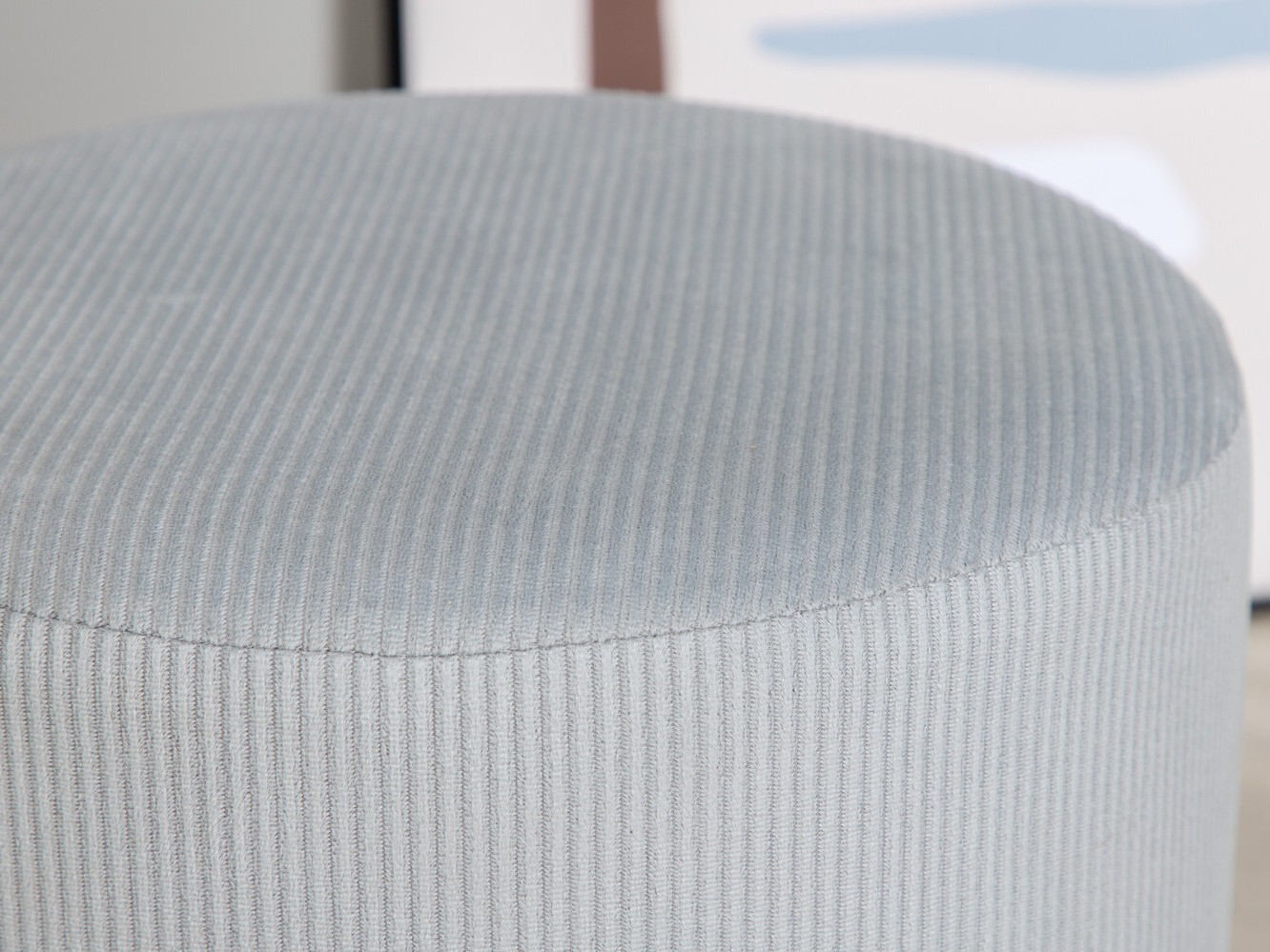 Pufe Dallas 2936 (Cinzento claro + Preto brilhante)