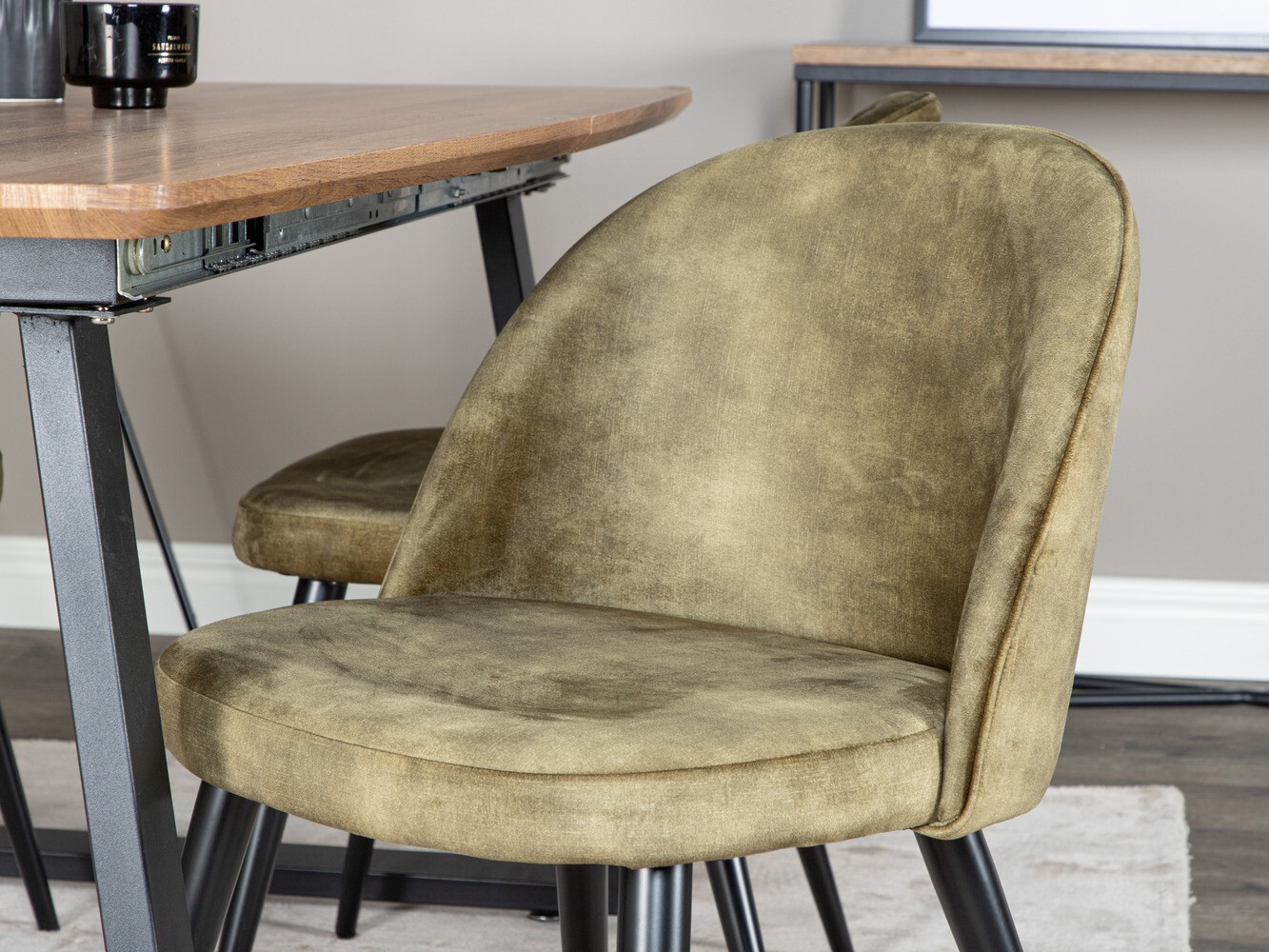 Conjunto para refeições Dallas 335 (Verde empoeirado + Preto)