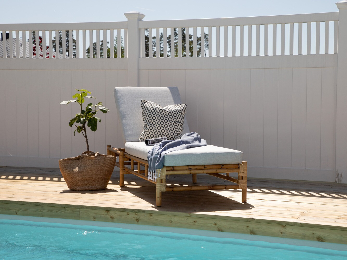 Espreguiçadeira de exterior Mernolu 103