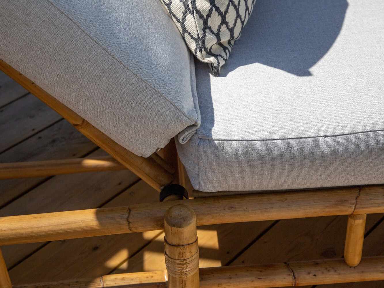 Espreguiçadeira de exterior Mernolu 103