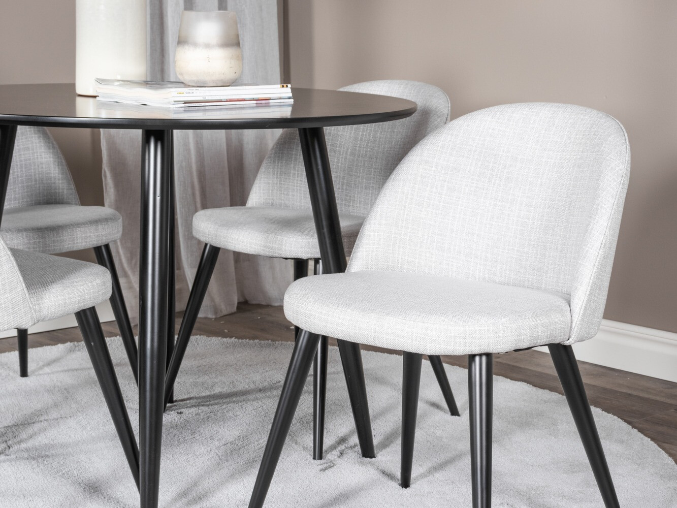 Conjunto para refeições Dallas 343 (Cinzento claro + Preto)