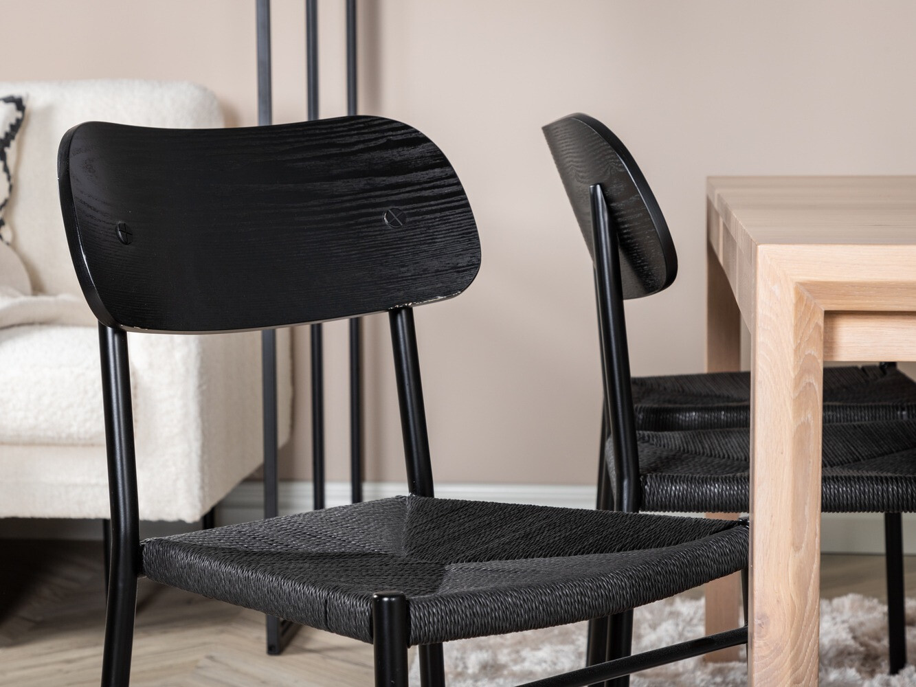 Conjunto para refeições Dallas 2021 (Preto + Madeira clara)