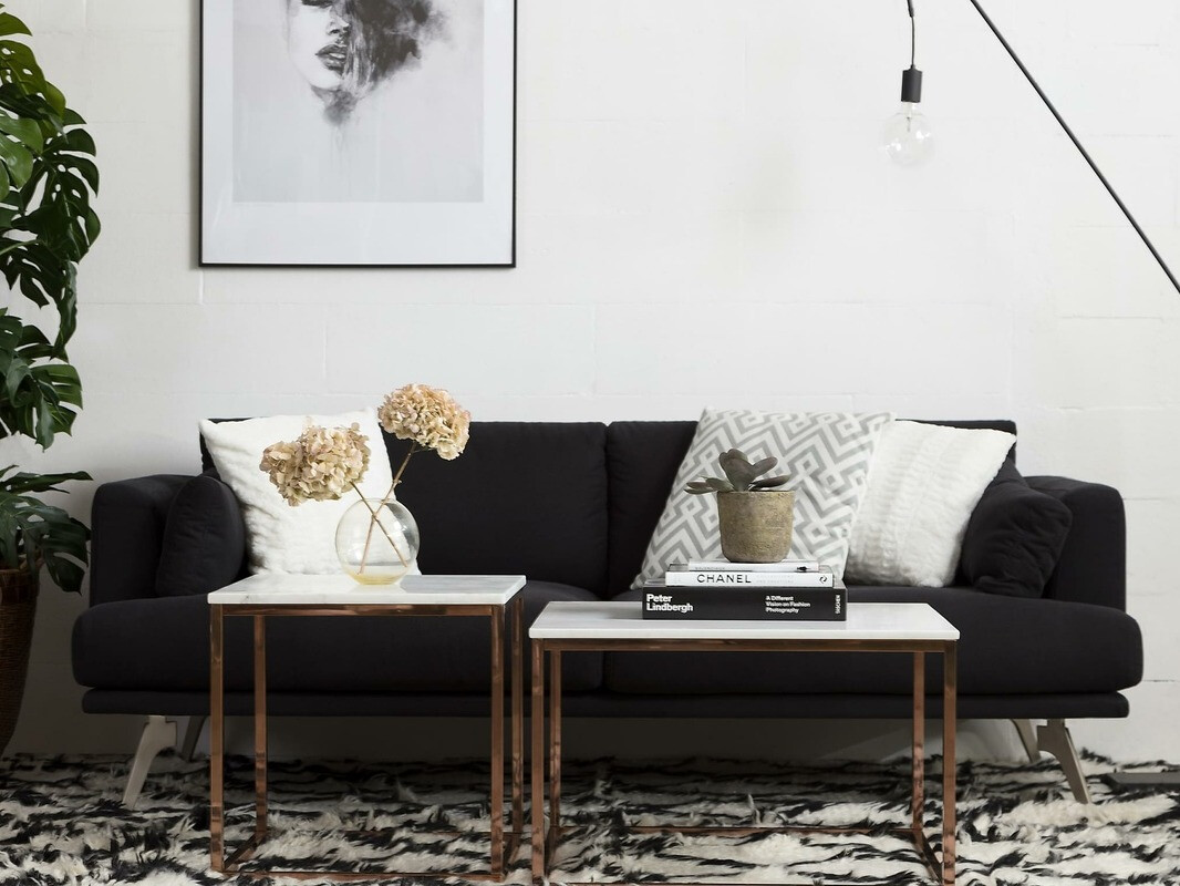 Mesa para revistas Riverton 716 (Marmore branco + Dourado)