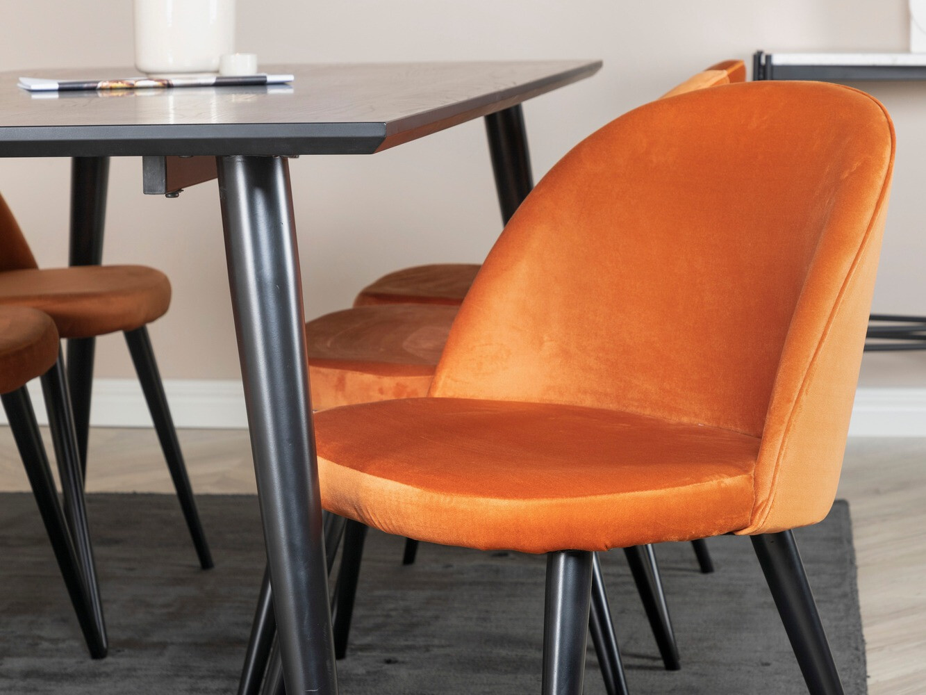 Conjunto para refeições Dallas 1335 (Laranja + Preto)