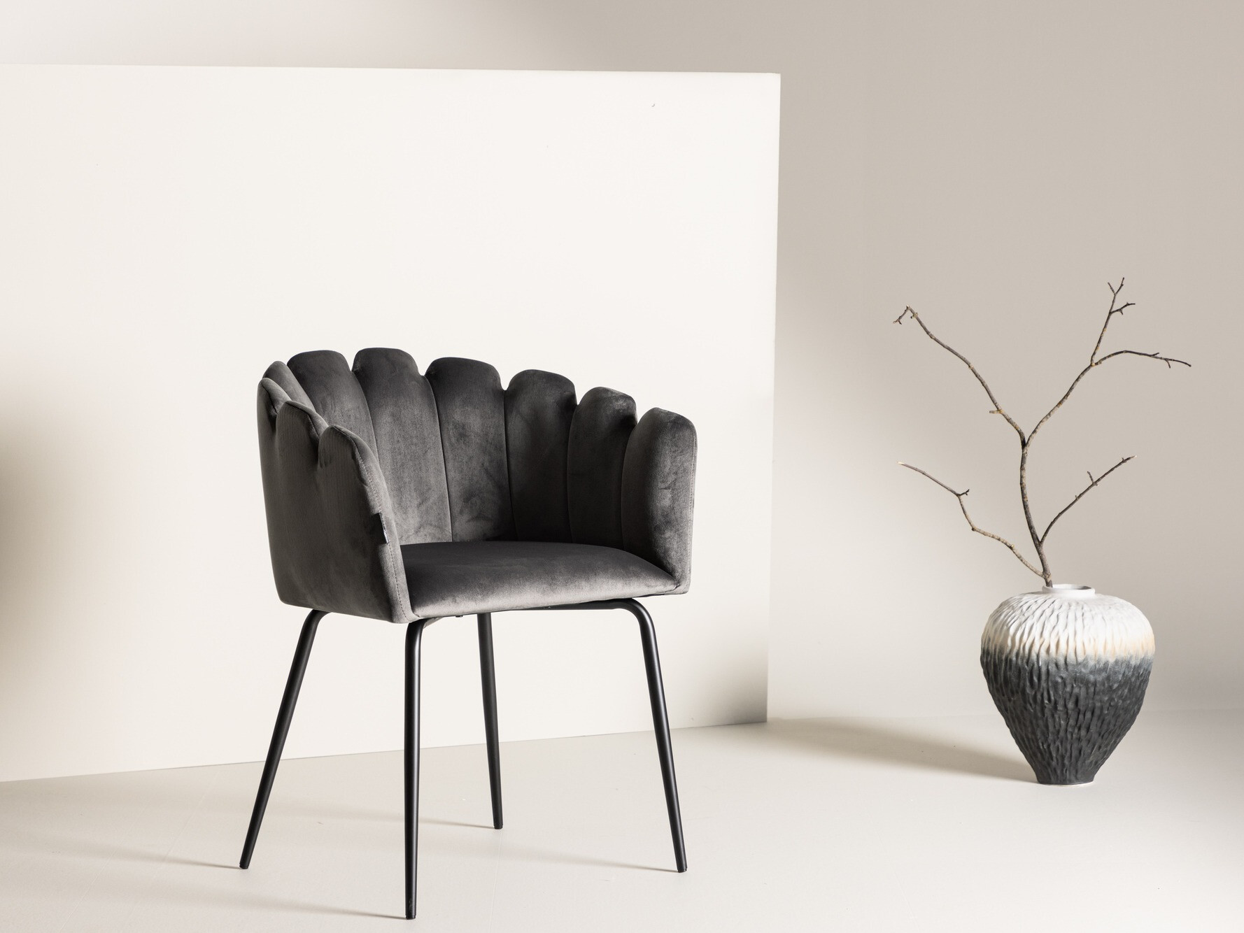 Cadeira Dallas 134 (Cinzento + Preto)