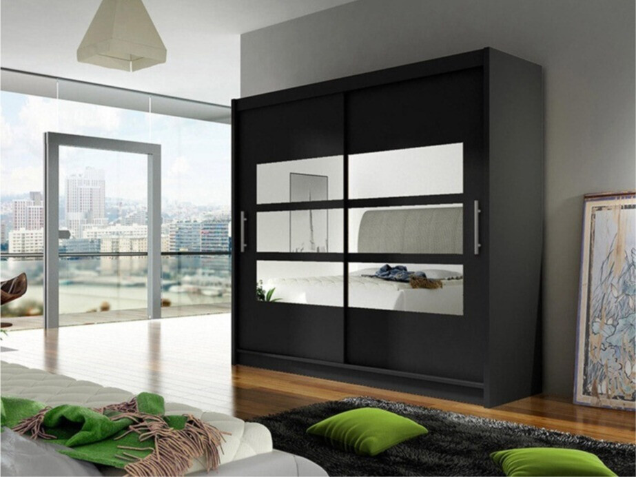 Roupeiro Closico Pallor III (Preto)