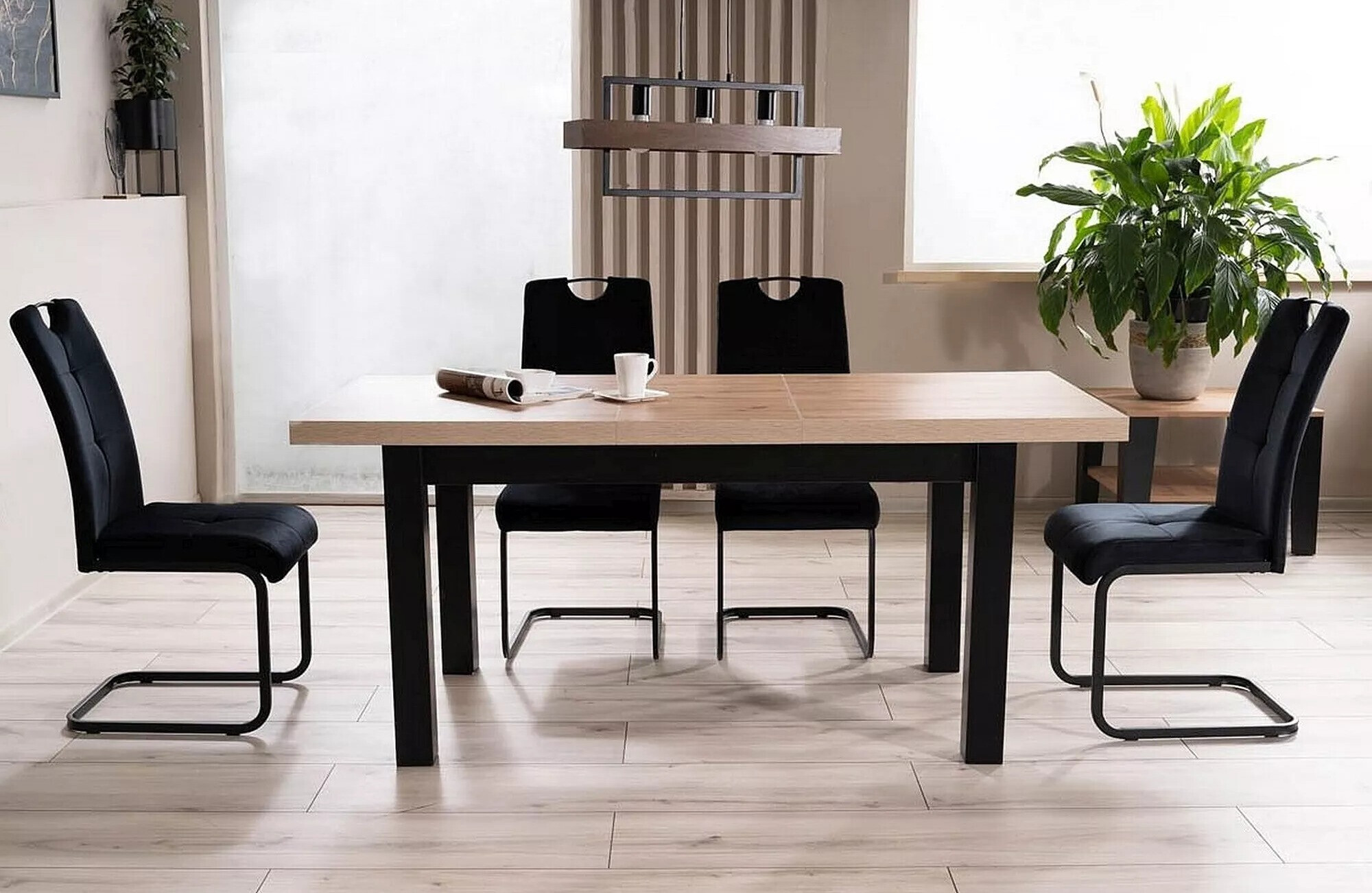 Cadeira Detroit 724 (Preto)