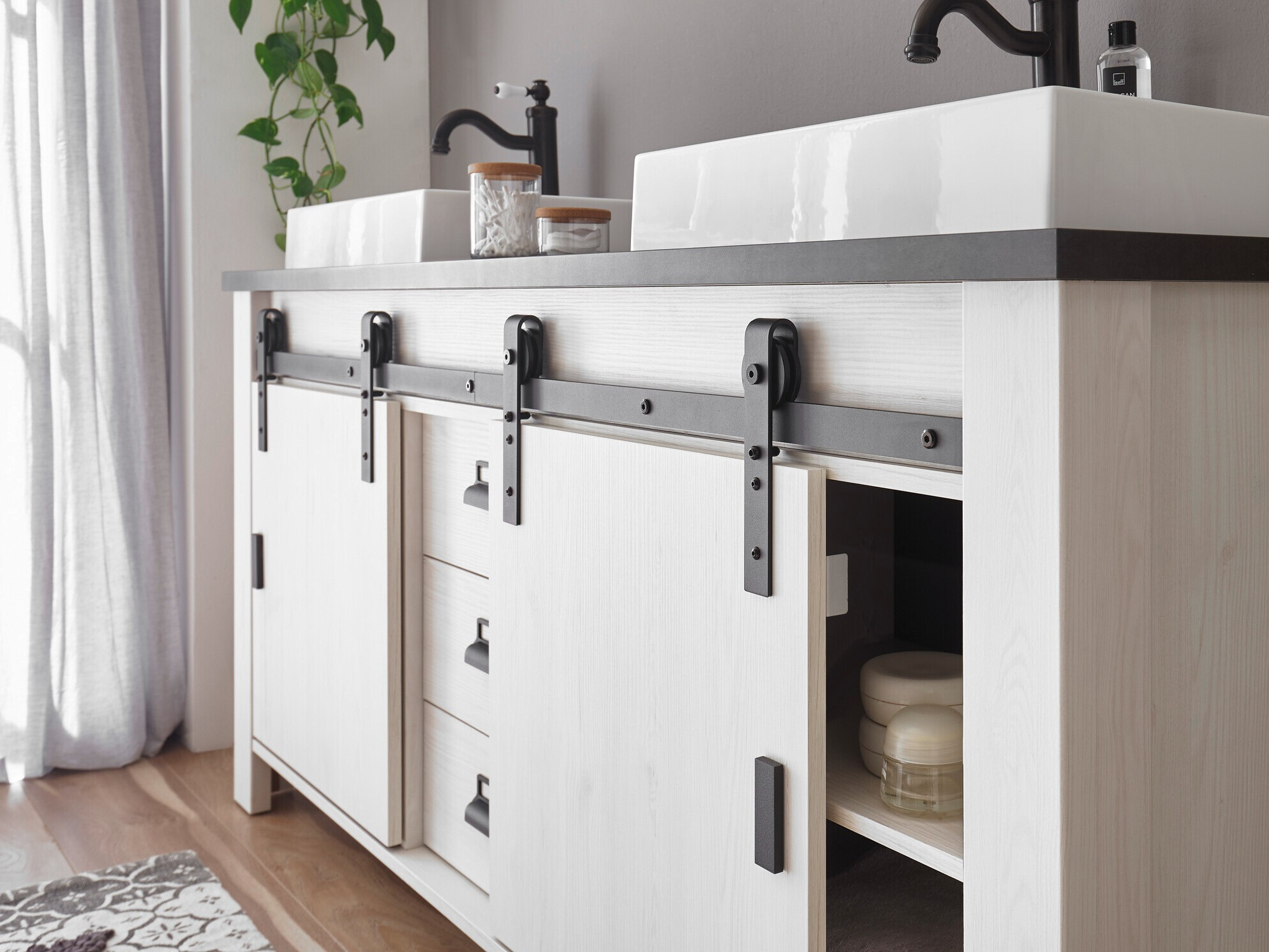 Armário com lavatório de apoio próprio para casa de banho Cirtale 134 (Pinheiro branqueado + Antracite)