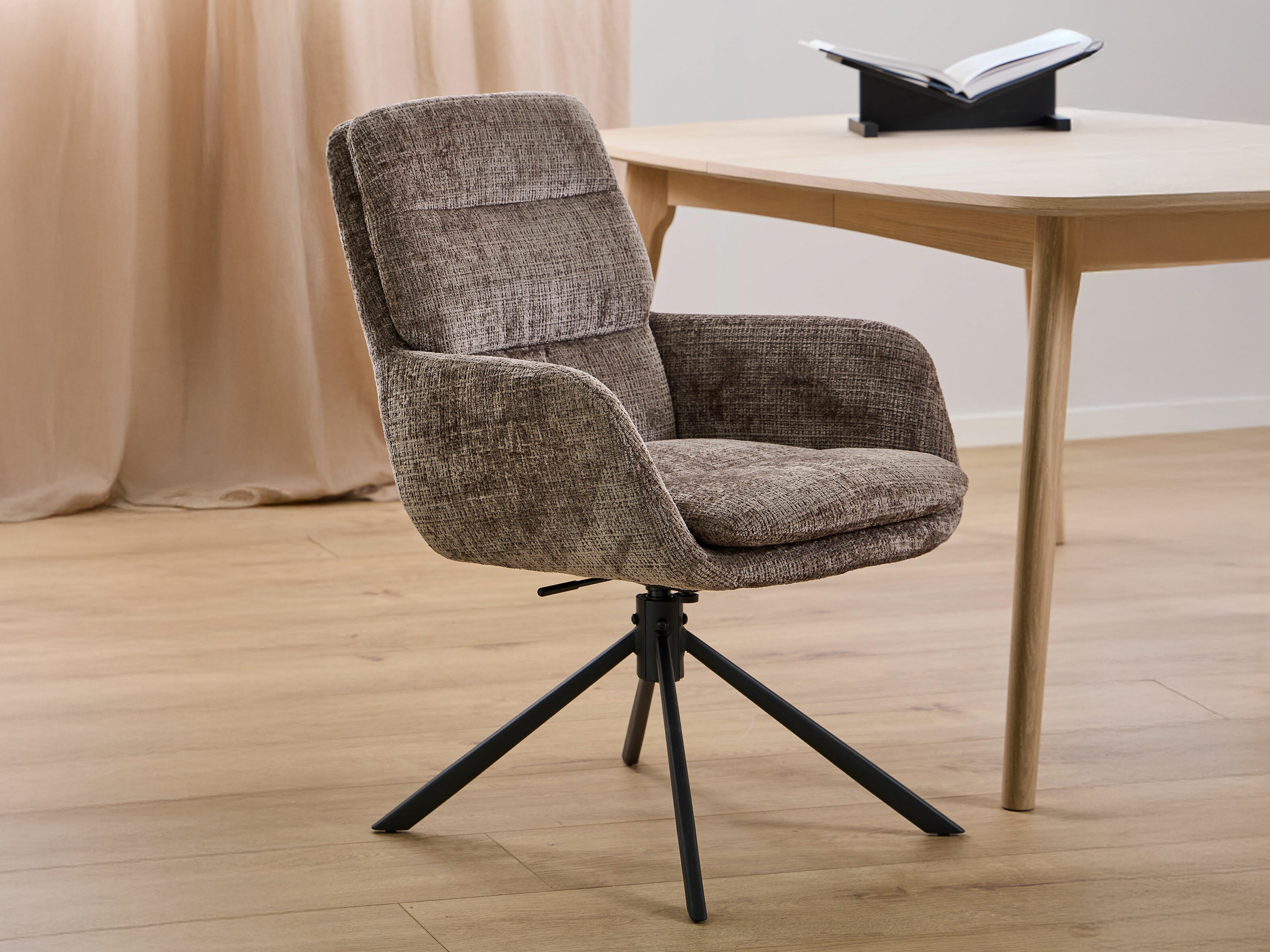 Cadeira Norsica 998 (Castanho)