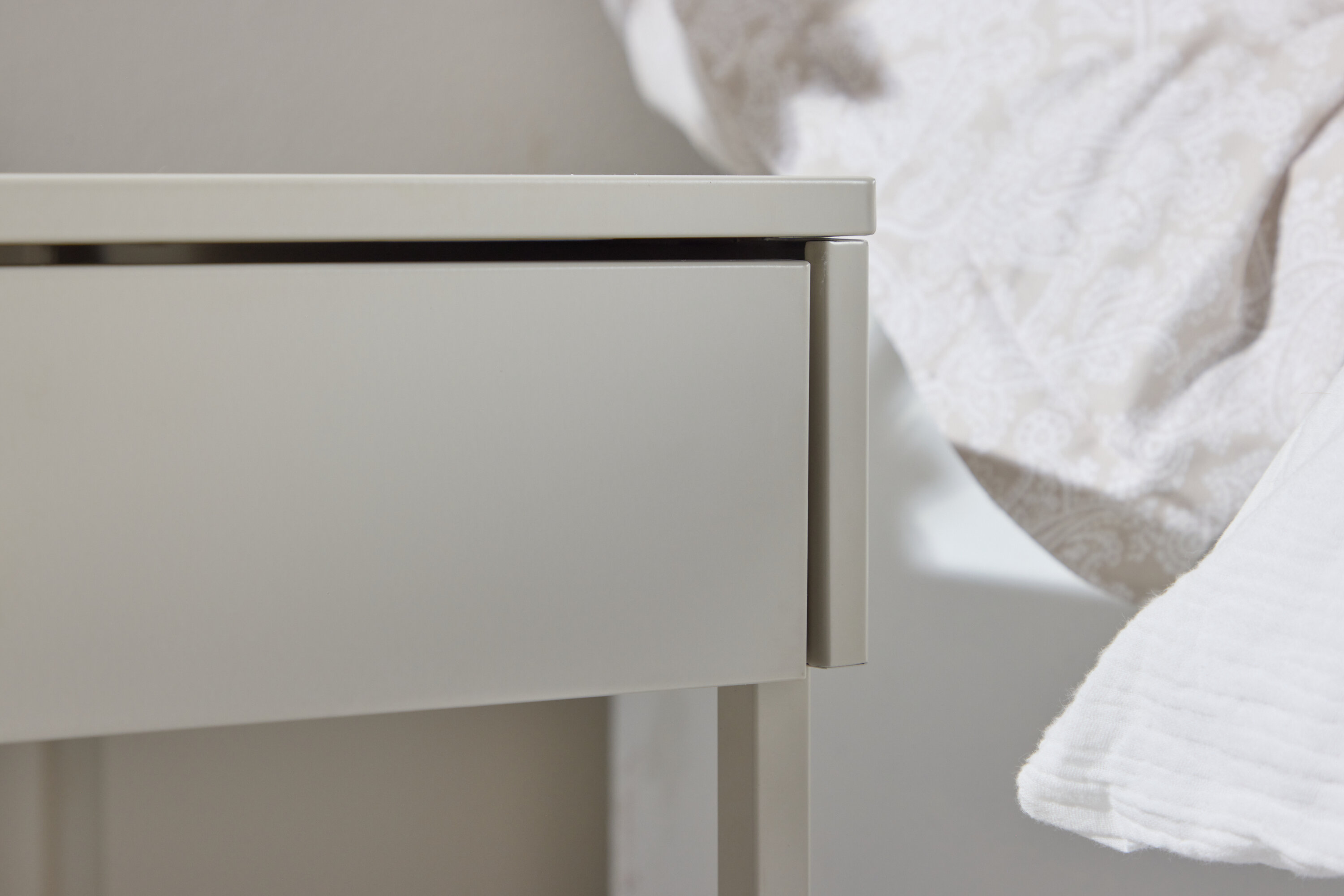 Mesa de cabeceira Evasevu 106