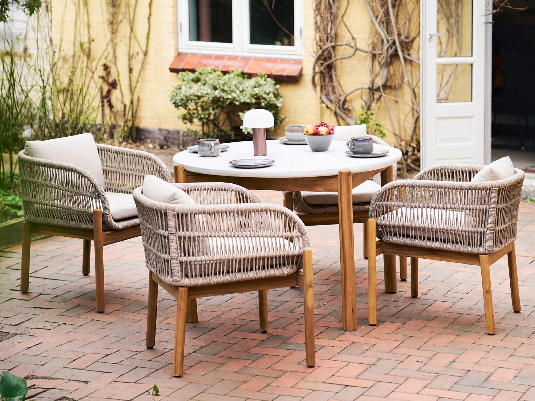 Conjunto de mesa e cadeiras Tivevai 108