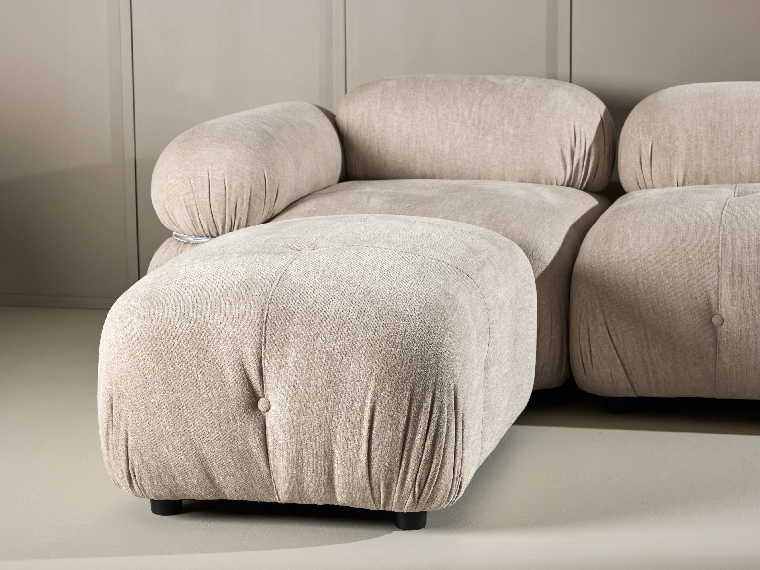 Sofá modular Evardale 104 (Bege + Prateado)