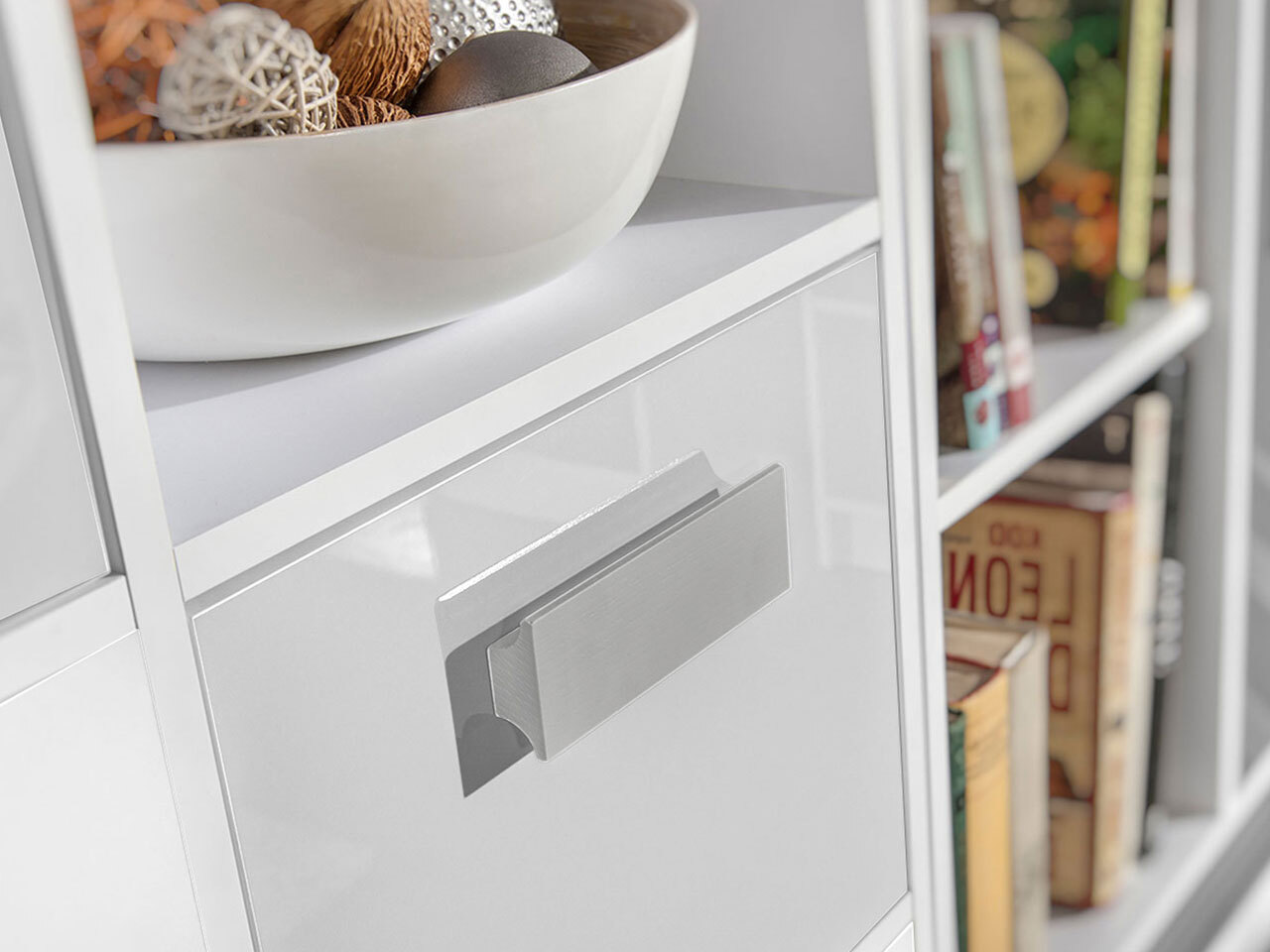 Estante Merevari 104 (Branco + Branco brilhante + Cinzento)