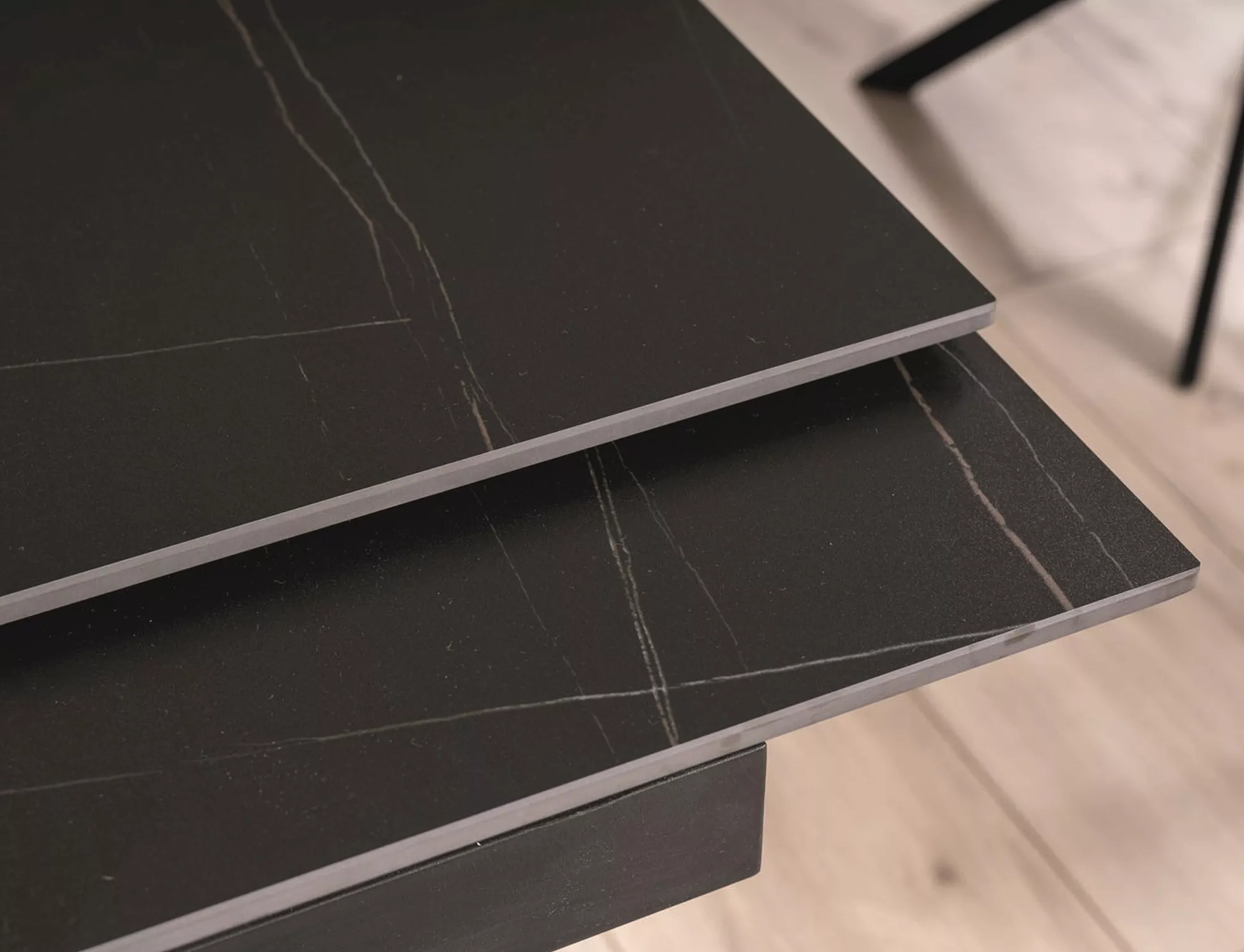 Mesa Detroit 996 (Mármore preto + Carvalho)